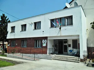 Hivatalfelújítás előtte