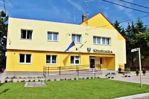 Hivatalfelújítás utána